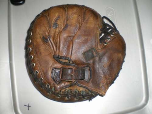Babe Ruth Reach Home Run Special Catchers Mitt Back